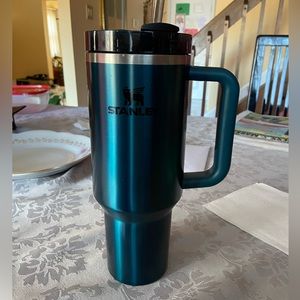 Stanley 40oz The Quencher